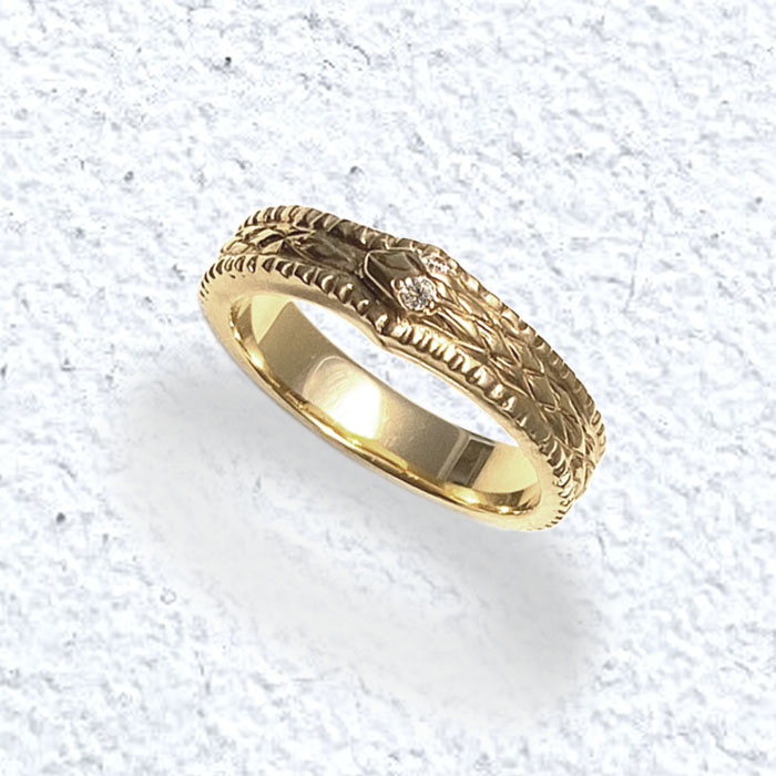 ENGRAVED GROOVED EDGES BAND/SNAKE HEAD RING / 18k Yelow Gold 