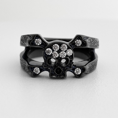 SKULL & BONES RING / SILVER / ZIRCONIA / BLACK RUTHENIUM